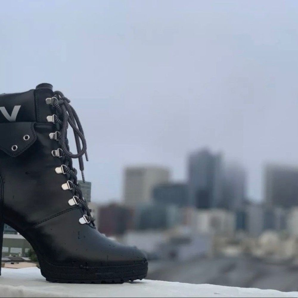 DKNY Women Black White Logo High Heel Boots Black Size 7